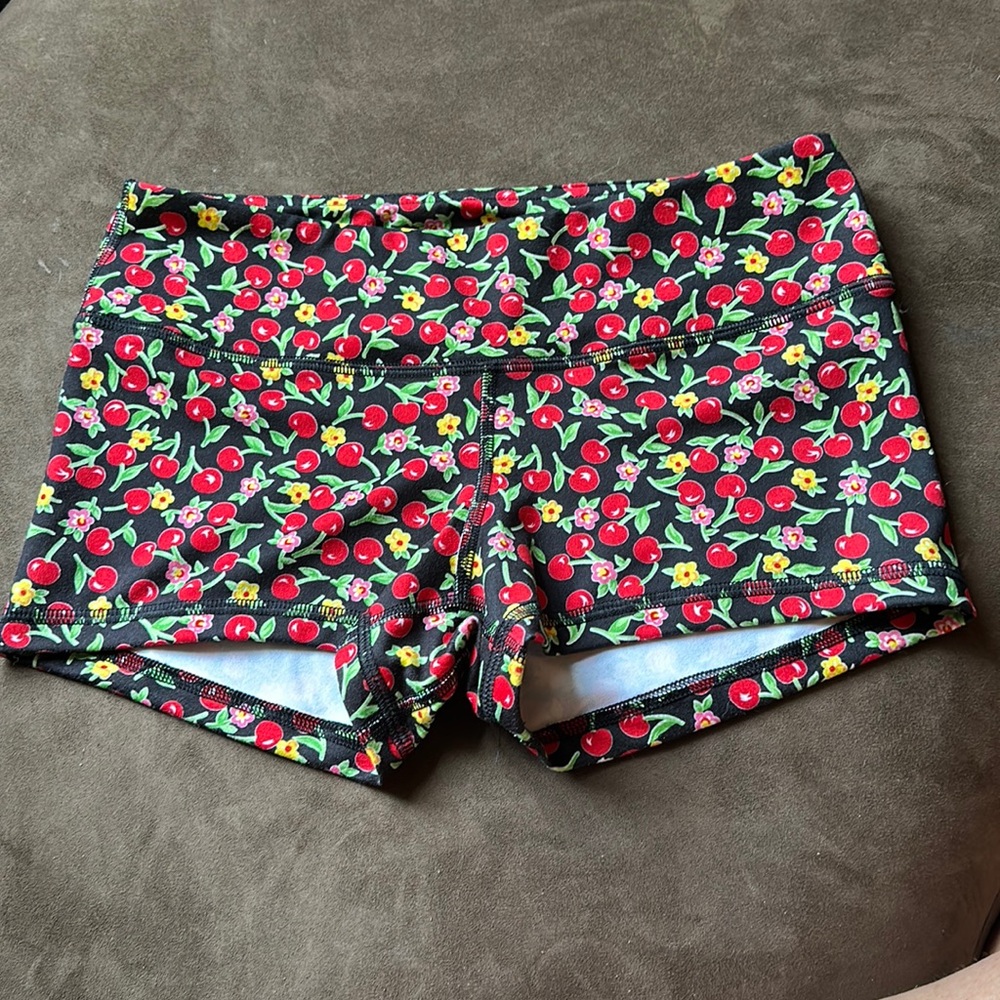 Fleo very cherry size small, worn once